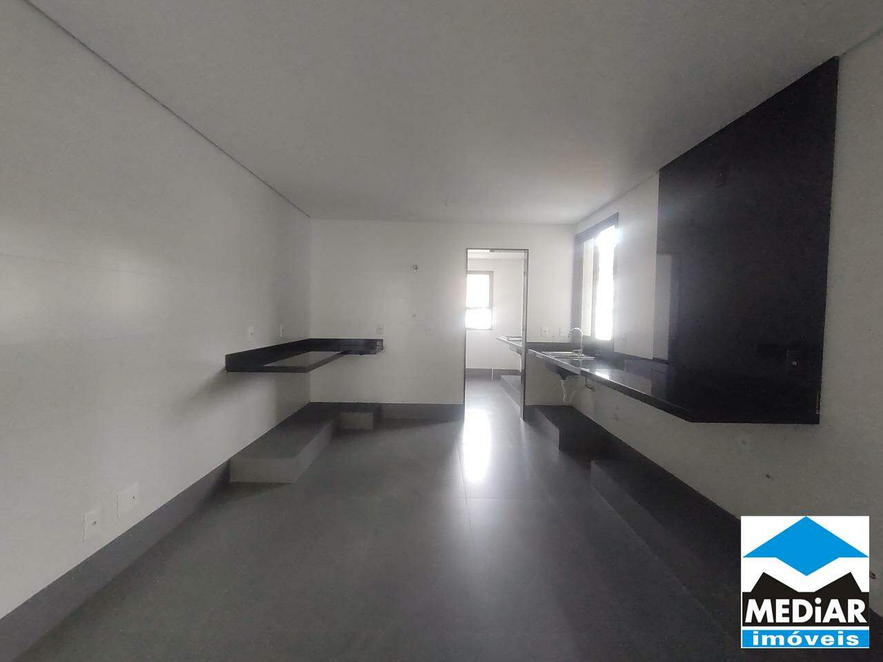 Apartamento à venda com 4 quartos, 140m² - Foto 5