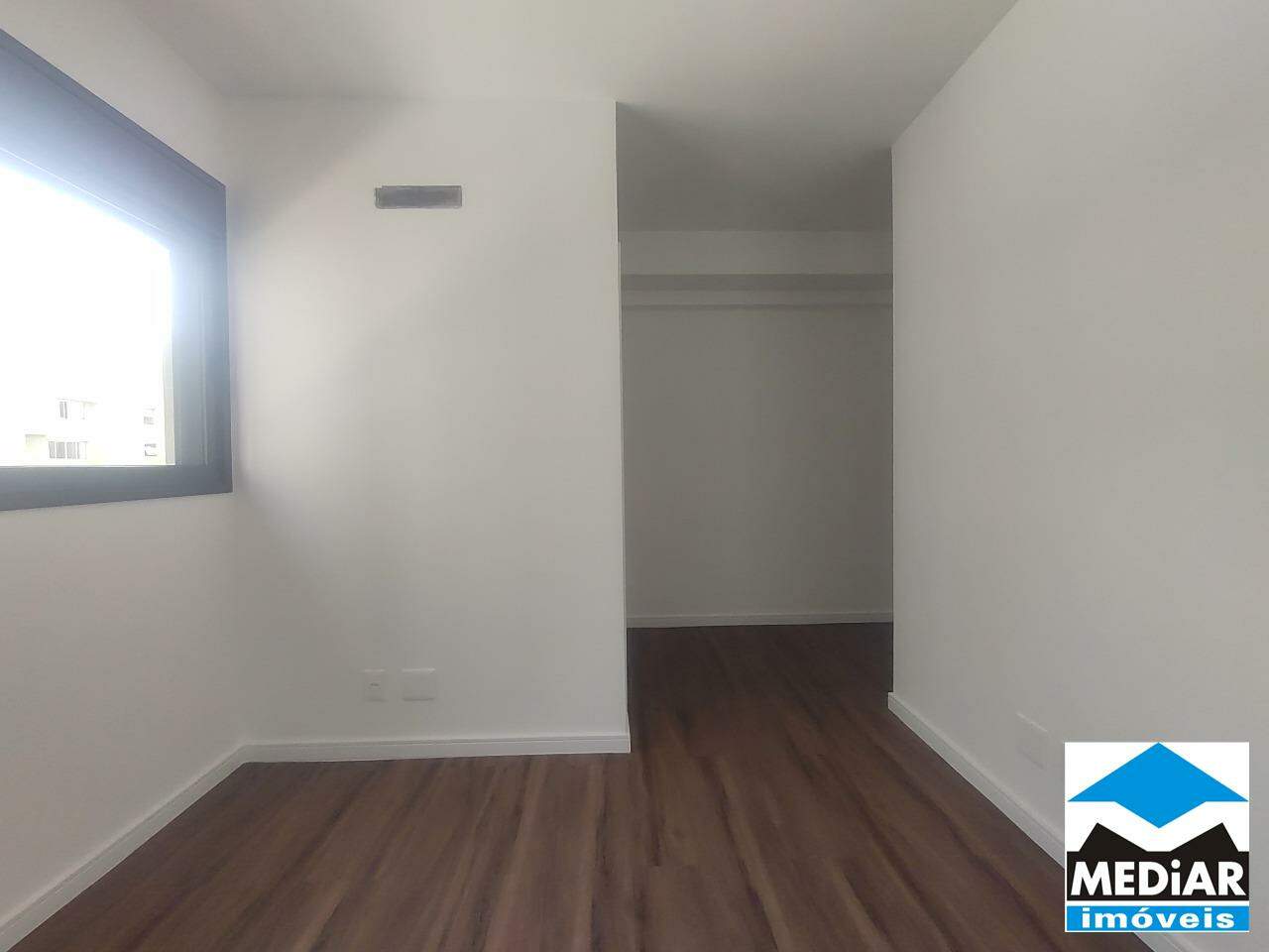 Apartamento à venda com 4 quartos, 145m² - Foto 9