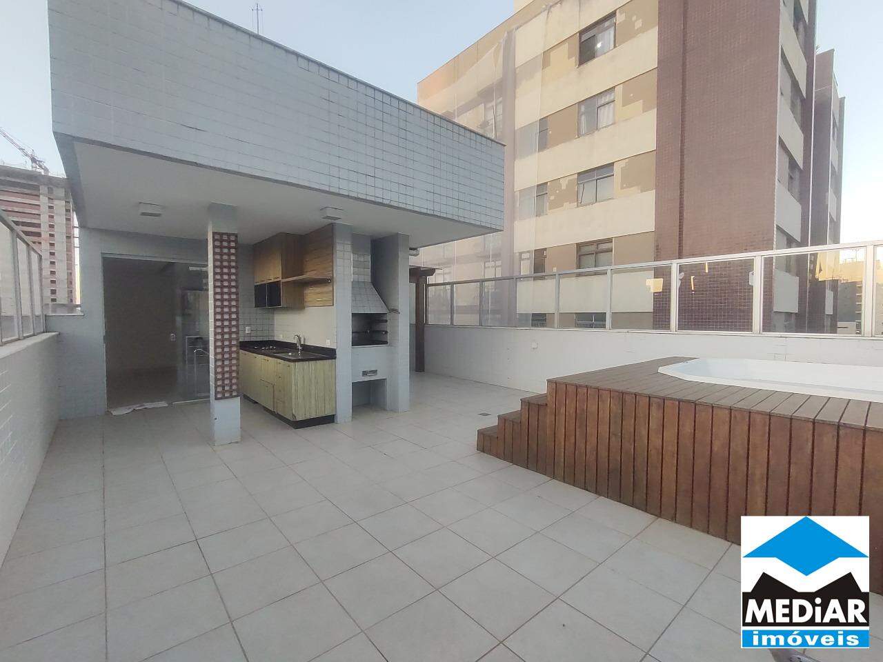 Cobertura à venda com 3 quartos, 180m² - Foto 3