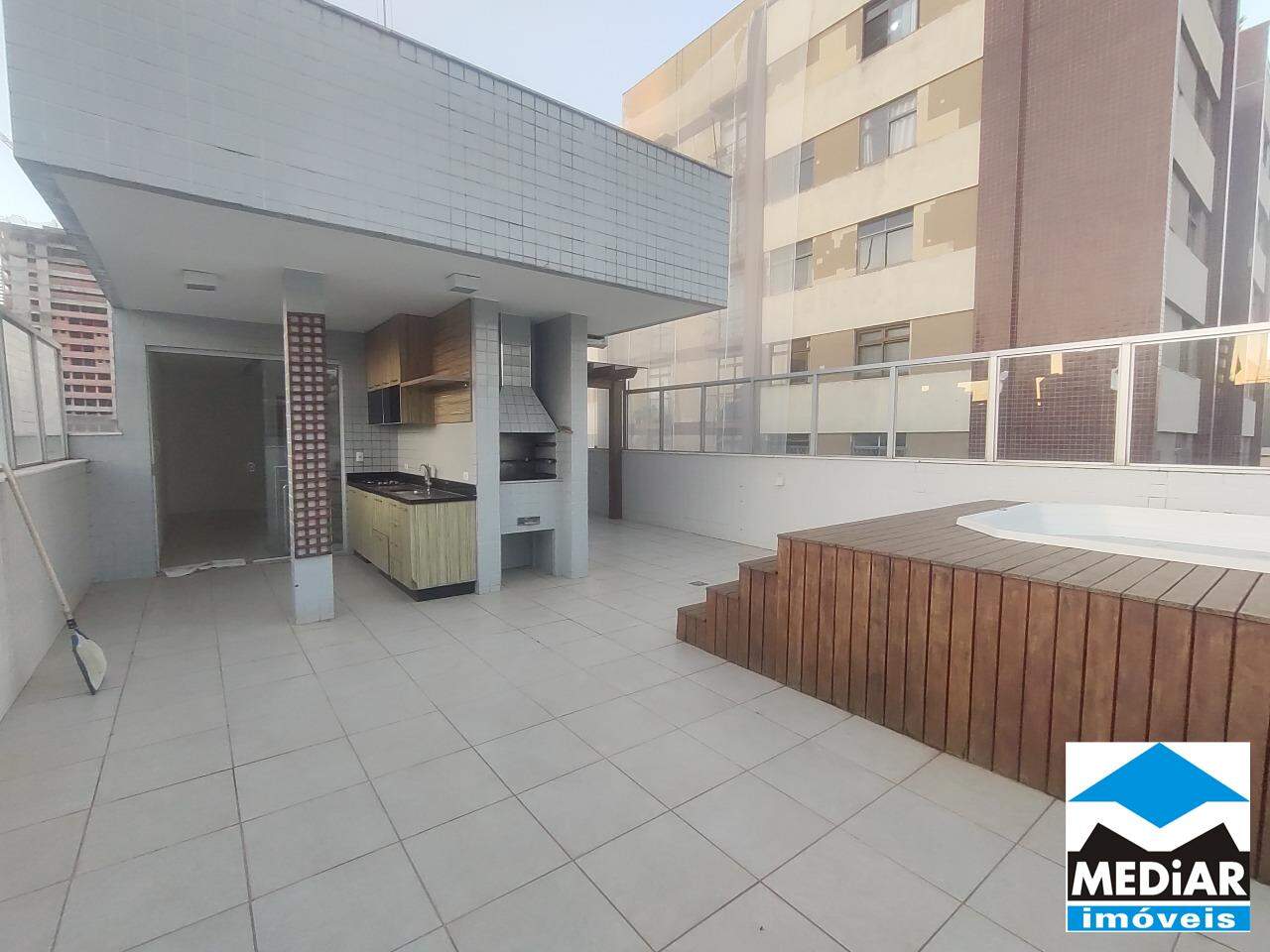 Cobertura à venda com 3 quartos, 180m² - Foto 1