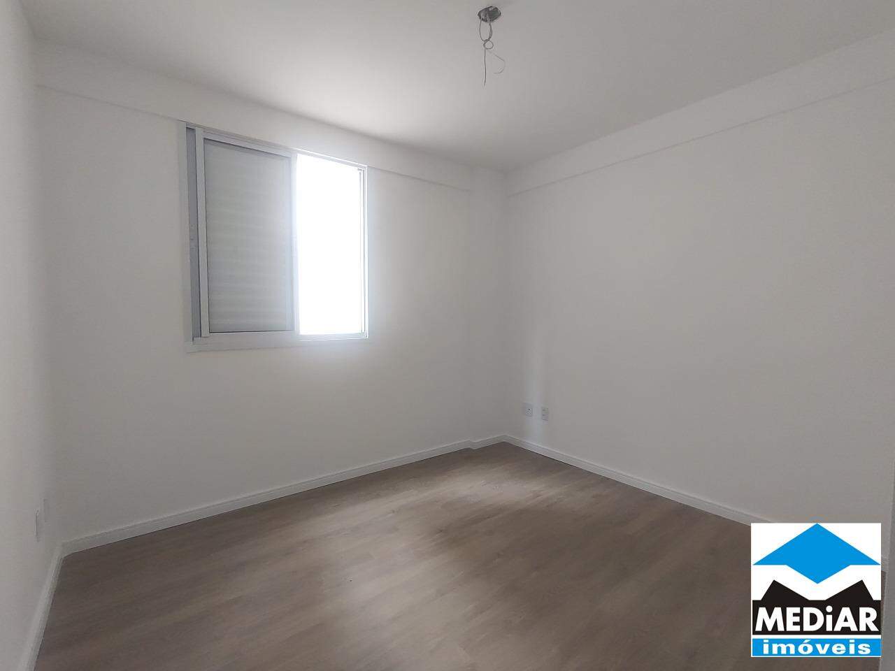 Apartamento à venda com 3 quartos, 173m² - Foto 4