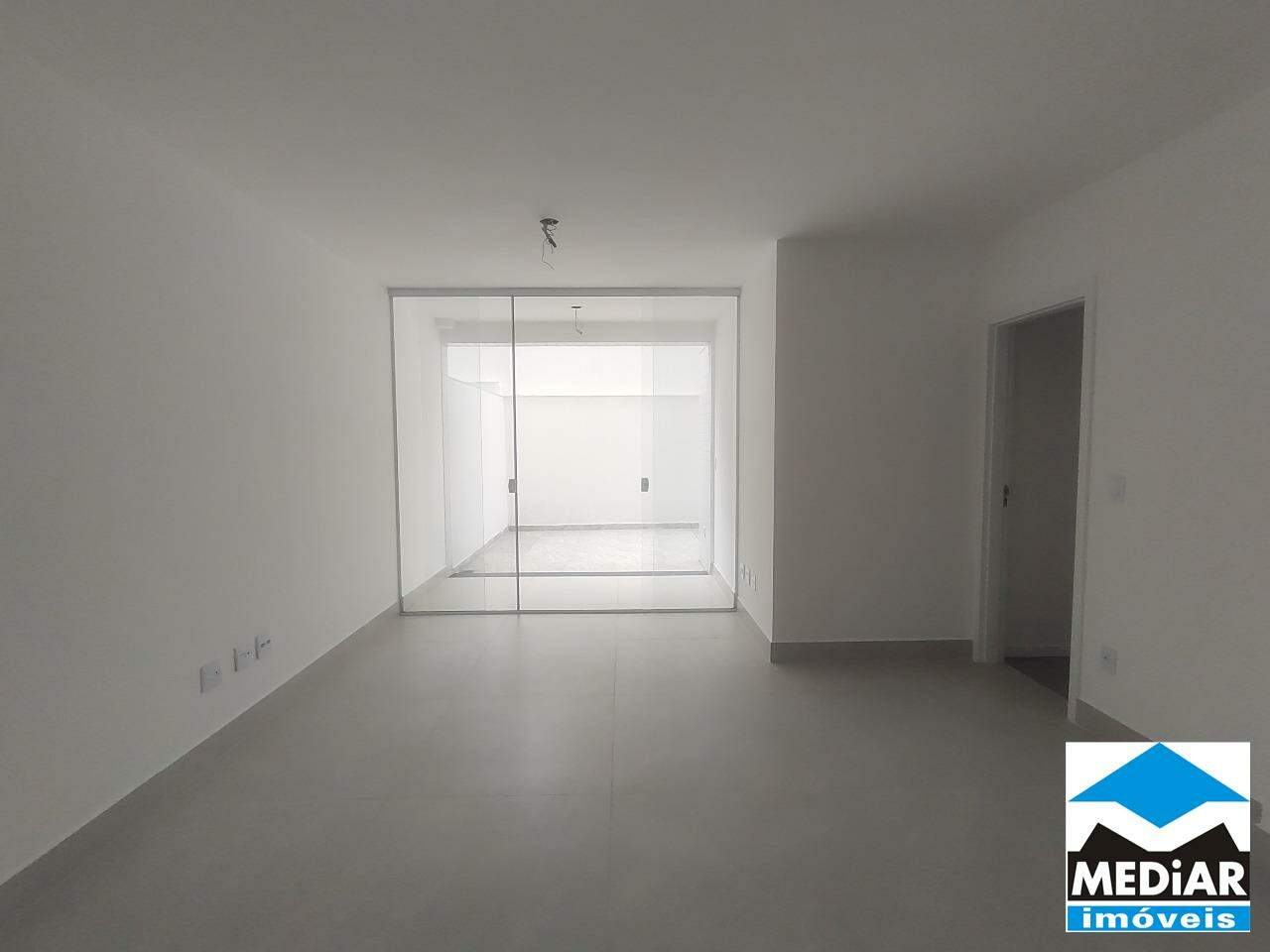 Apartamento à venda com 3 quartos, 173m² - Foto 3