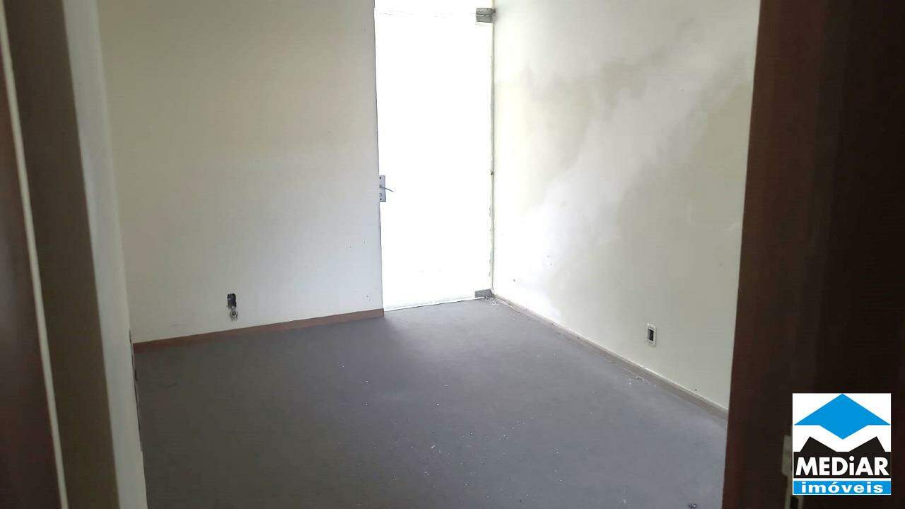 Casa para alugar com 5 quartos, 400m² - Foto 7