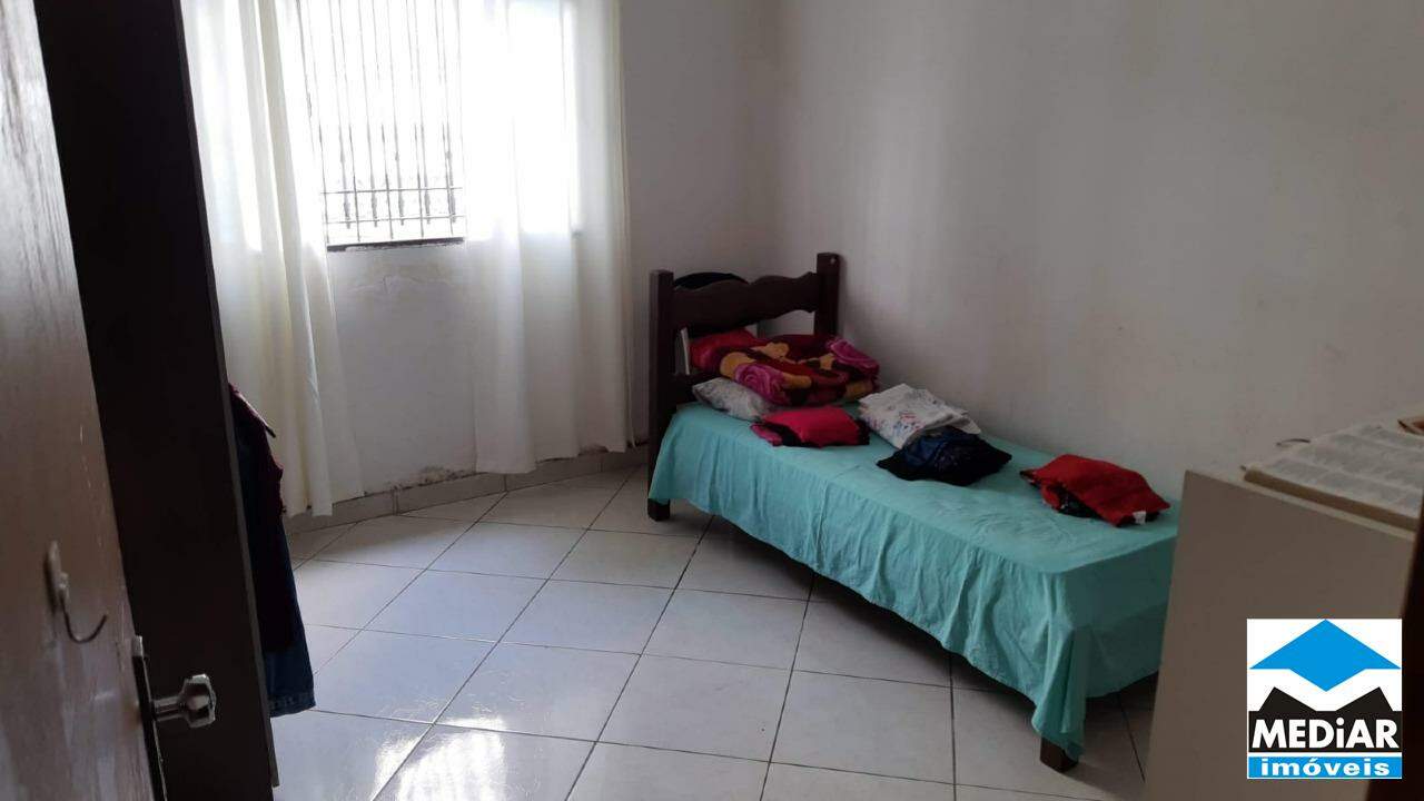 Casa à venda com 1 quarto, 70m² - Foto 3