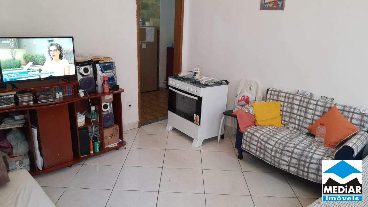 Casa à venda com 1 quarto, 70m² - Foto 1