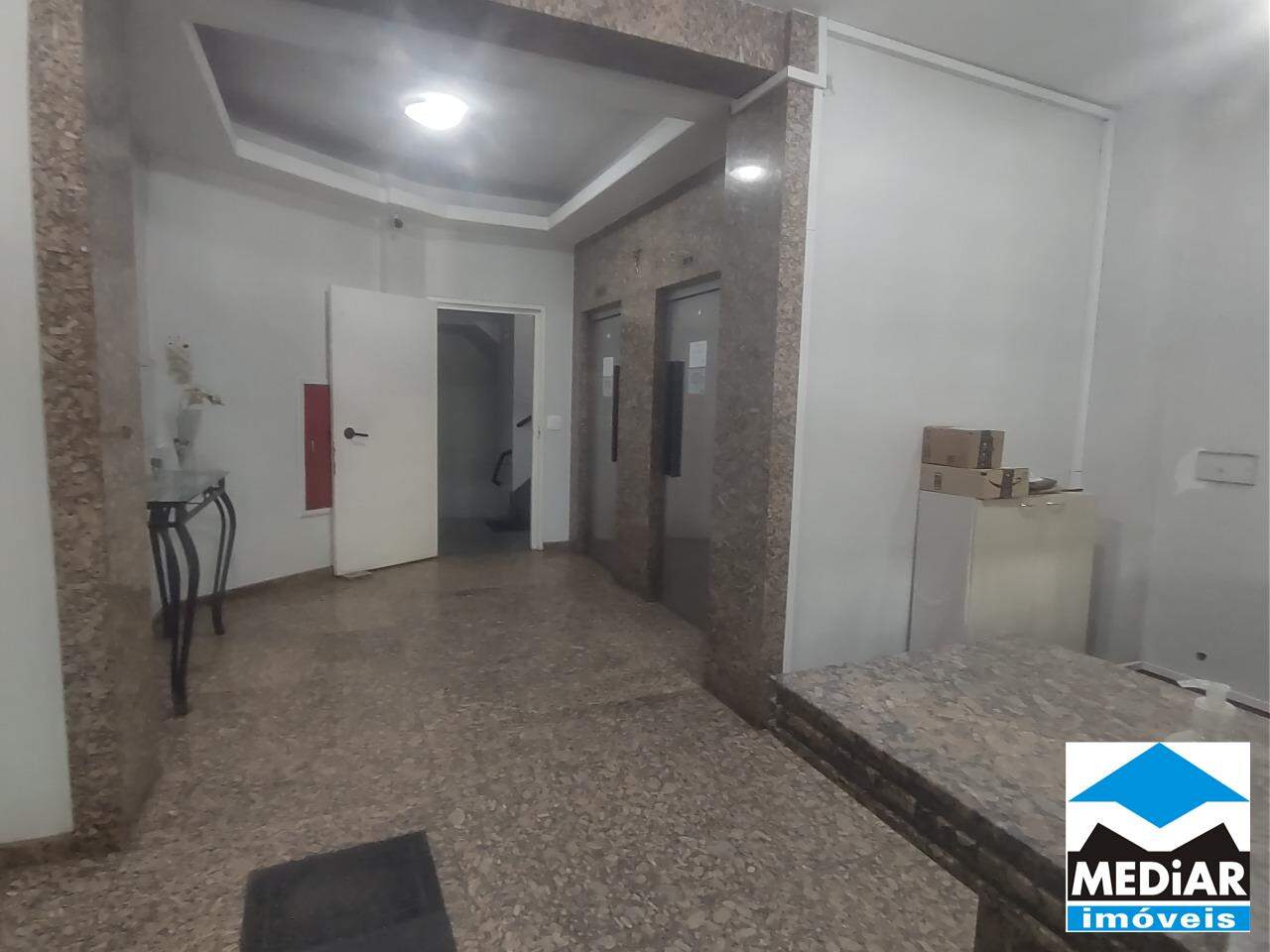 Apartamento à venda com 2 quartos, 64m² - Foto 25