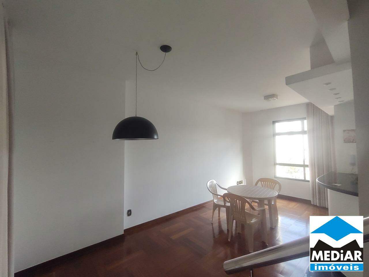 Apartamento à venda com 2 quartos, 64m² - Foto 4