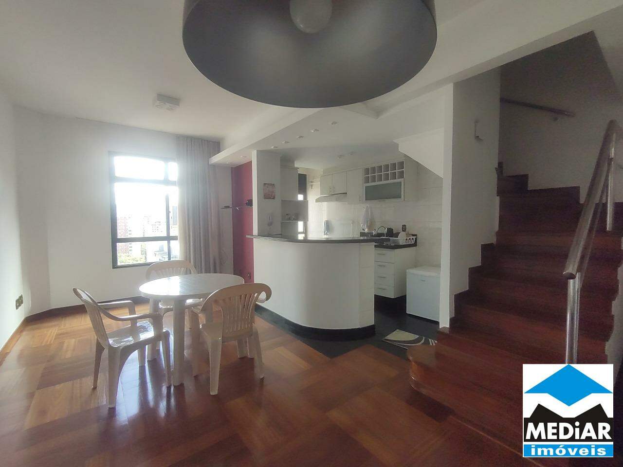 Apartamento à venda com 2 quartos, 64m² - Foto 3