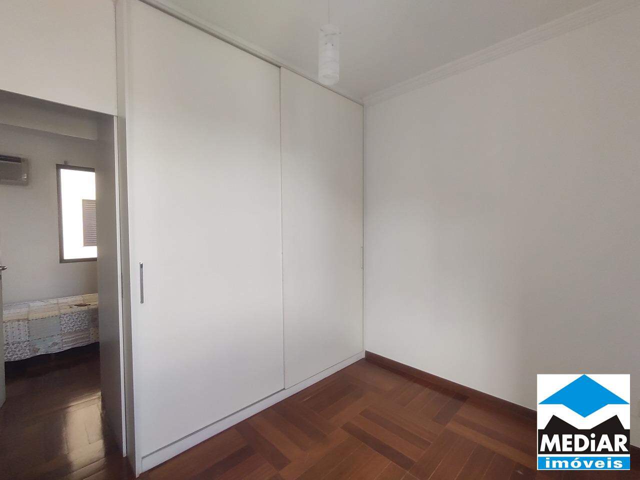 Apartamento à venda com 2 quartos, 64m² - Foto 17