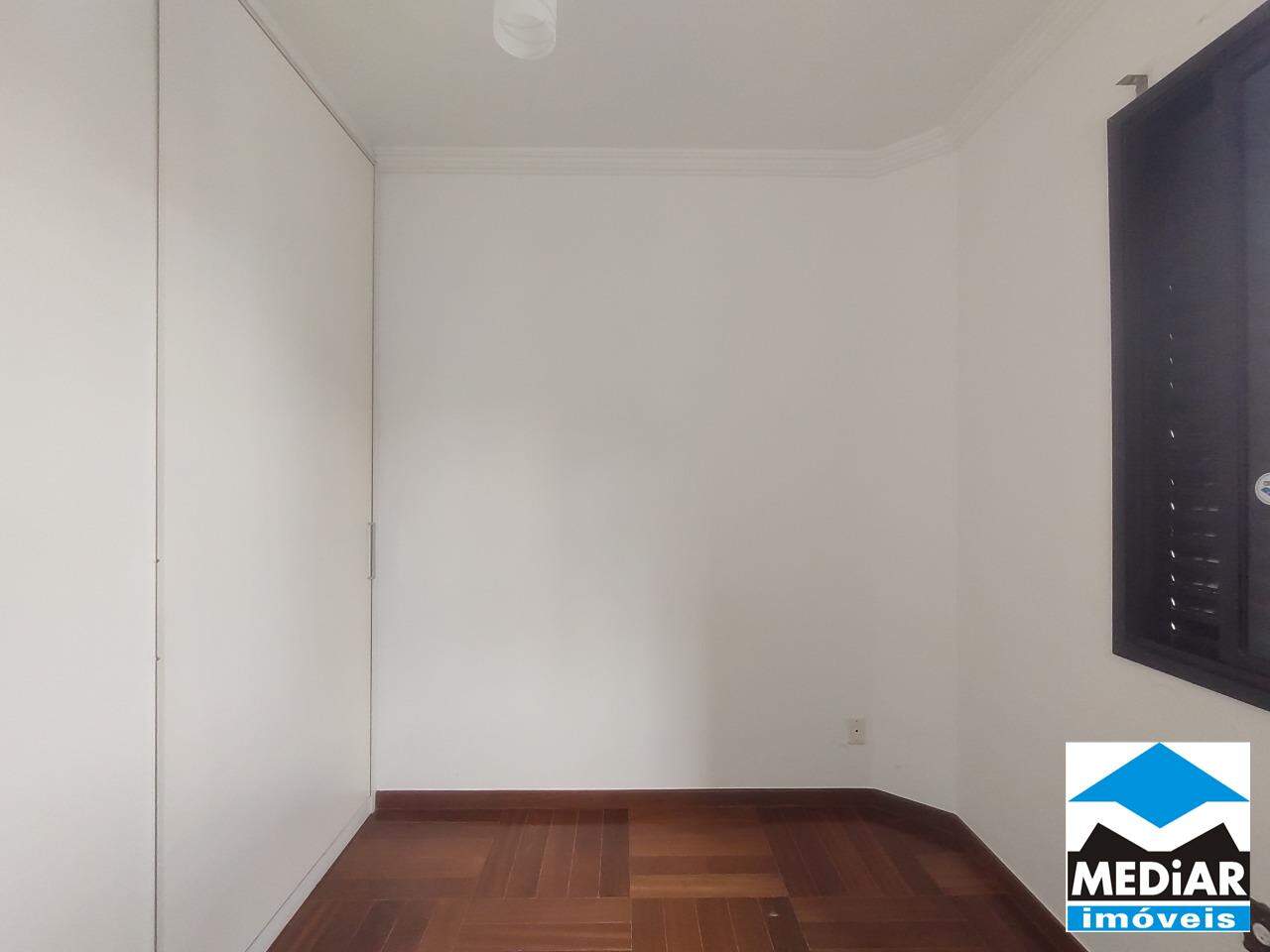 Apartamento à venda com 2 quartos, 64m² - Foto 18