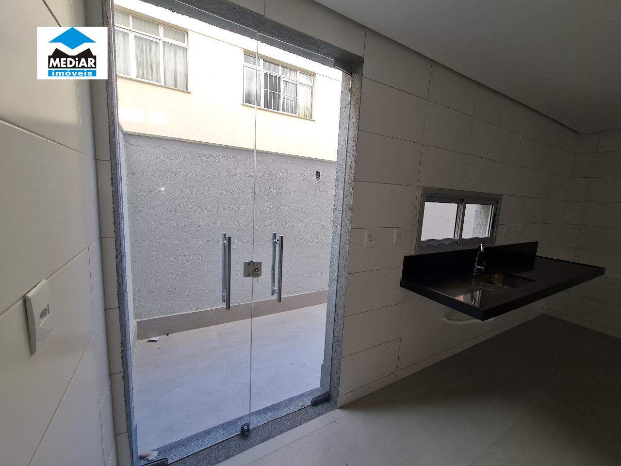 Apartamento à venda com 2 quartos, 66m² - Foto 7