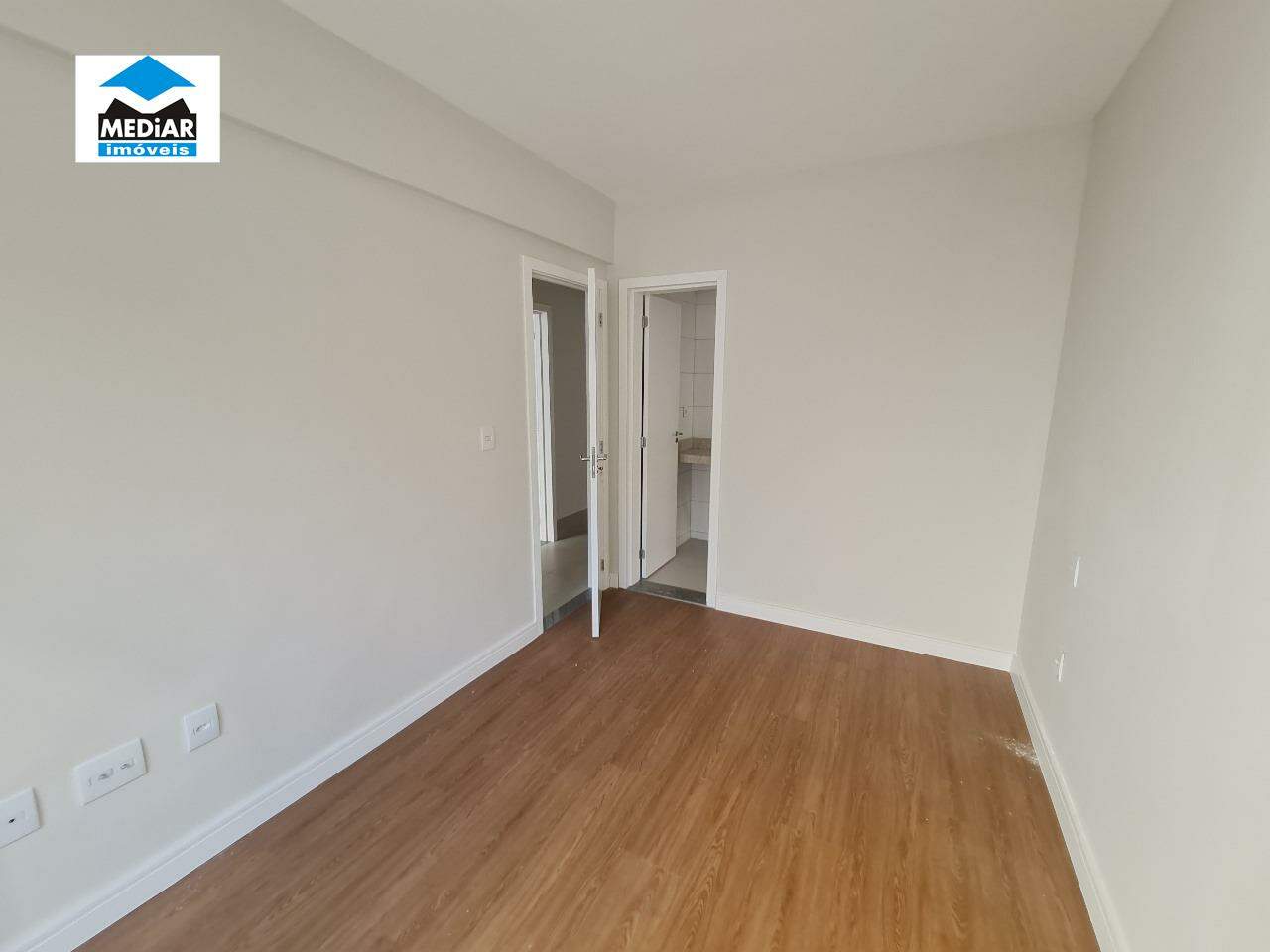 Apartamento à venda com 2 quartos, 66m² - Foto 10