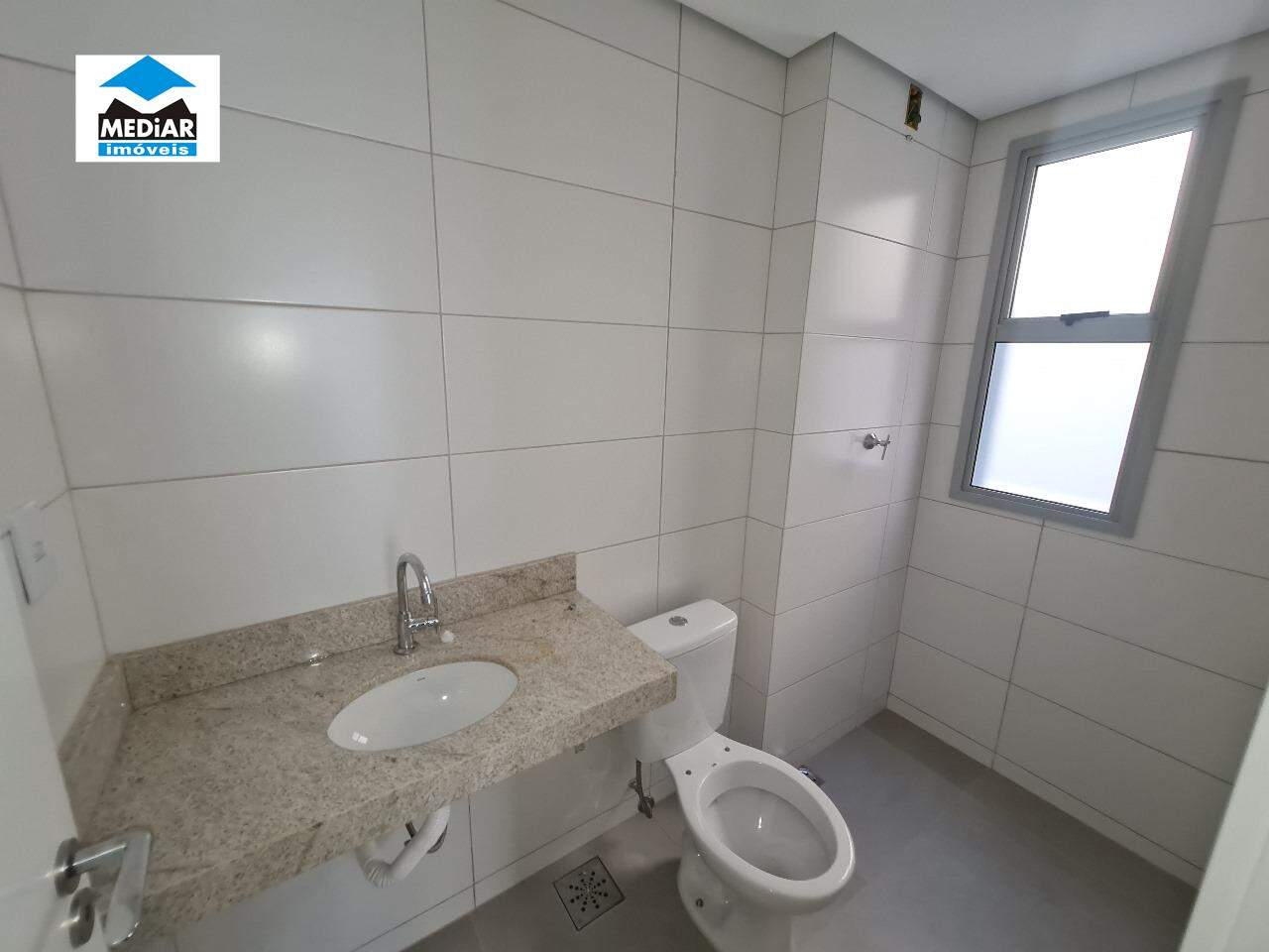 Apartamento à venda com 2 quartos, 66m² - Foto 3