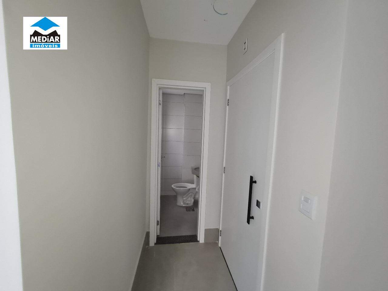 Apartamento à venda com 2 quartos, 66m² - Foto 2