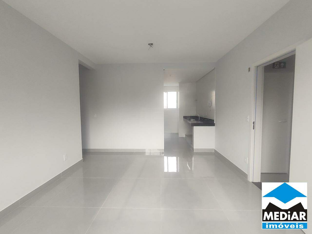 Apartamento à venda com 3 quartos, 73m² - Foto 1