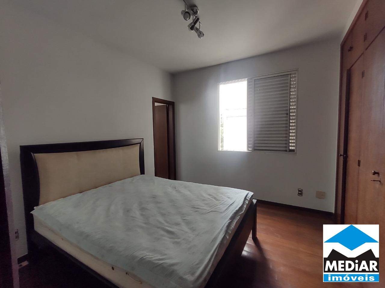 Apartamento à venda com 3 quartos, 95m² - Foto 11