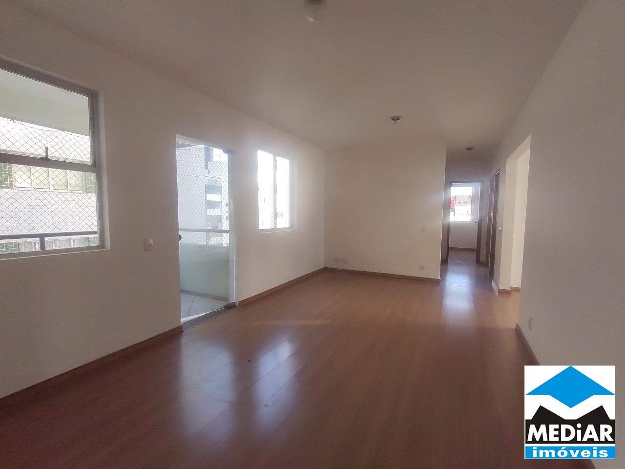 Apartamento à venda com 3 quartos, 90m² - Foto 3