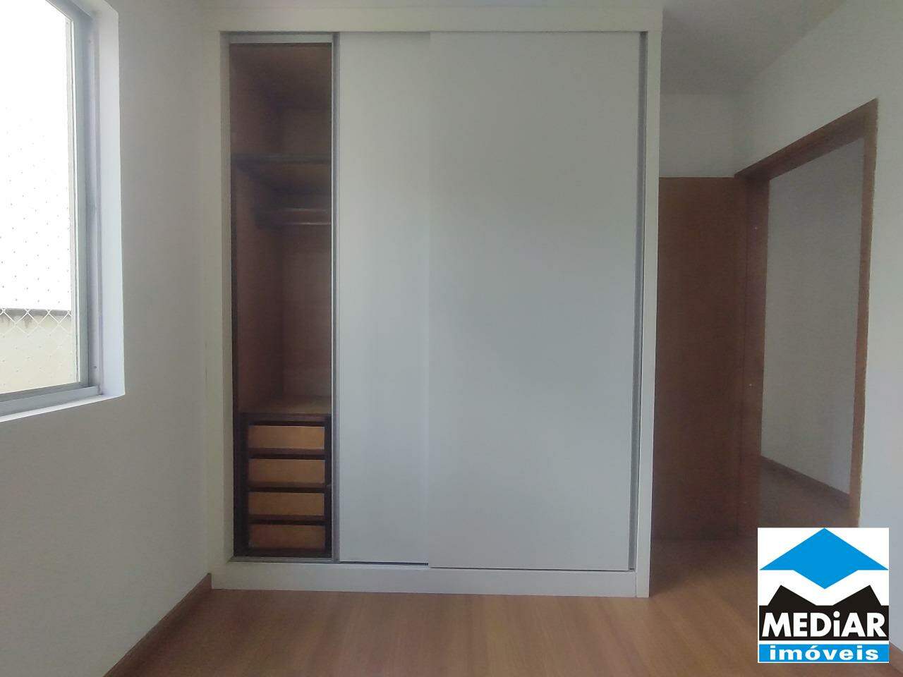 Apartamento à venda com 3 quartos, 90m² - Foto 8