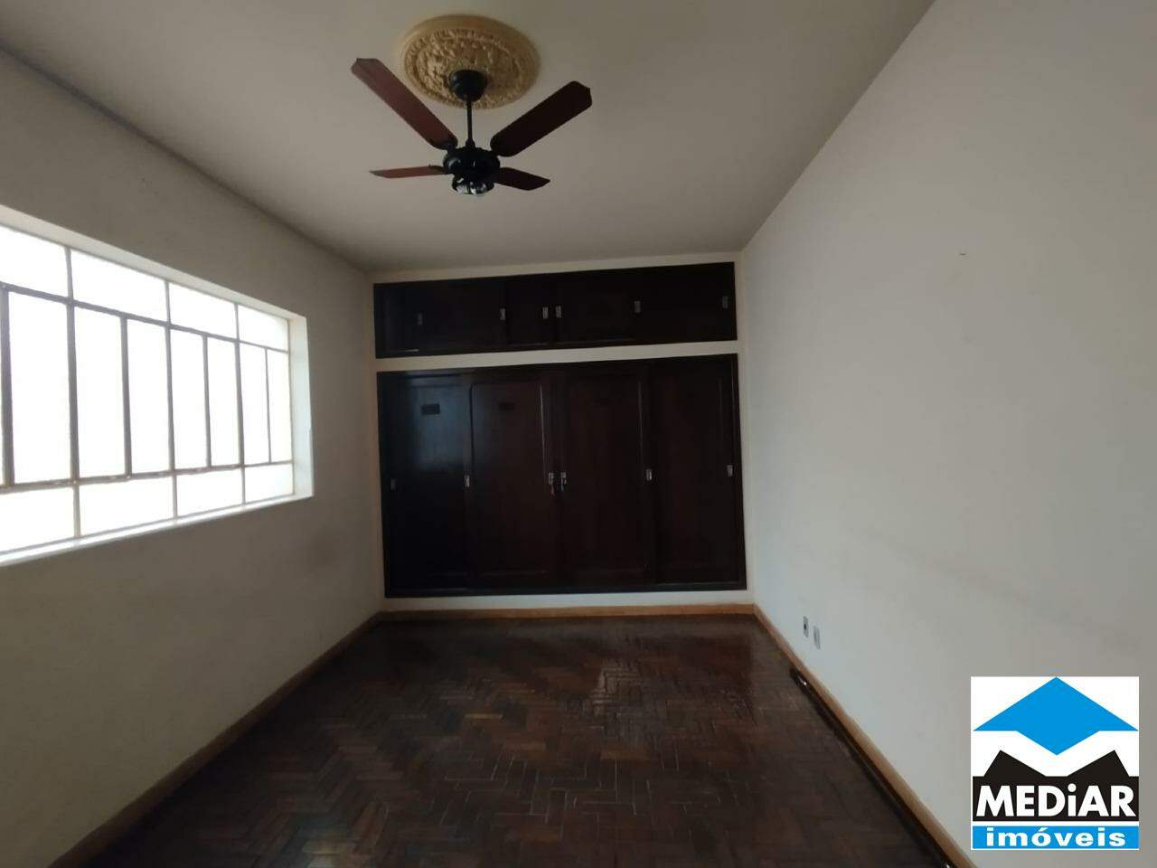 Casa à venda com 3 quartos, 200m² - Foto 6