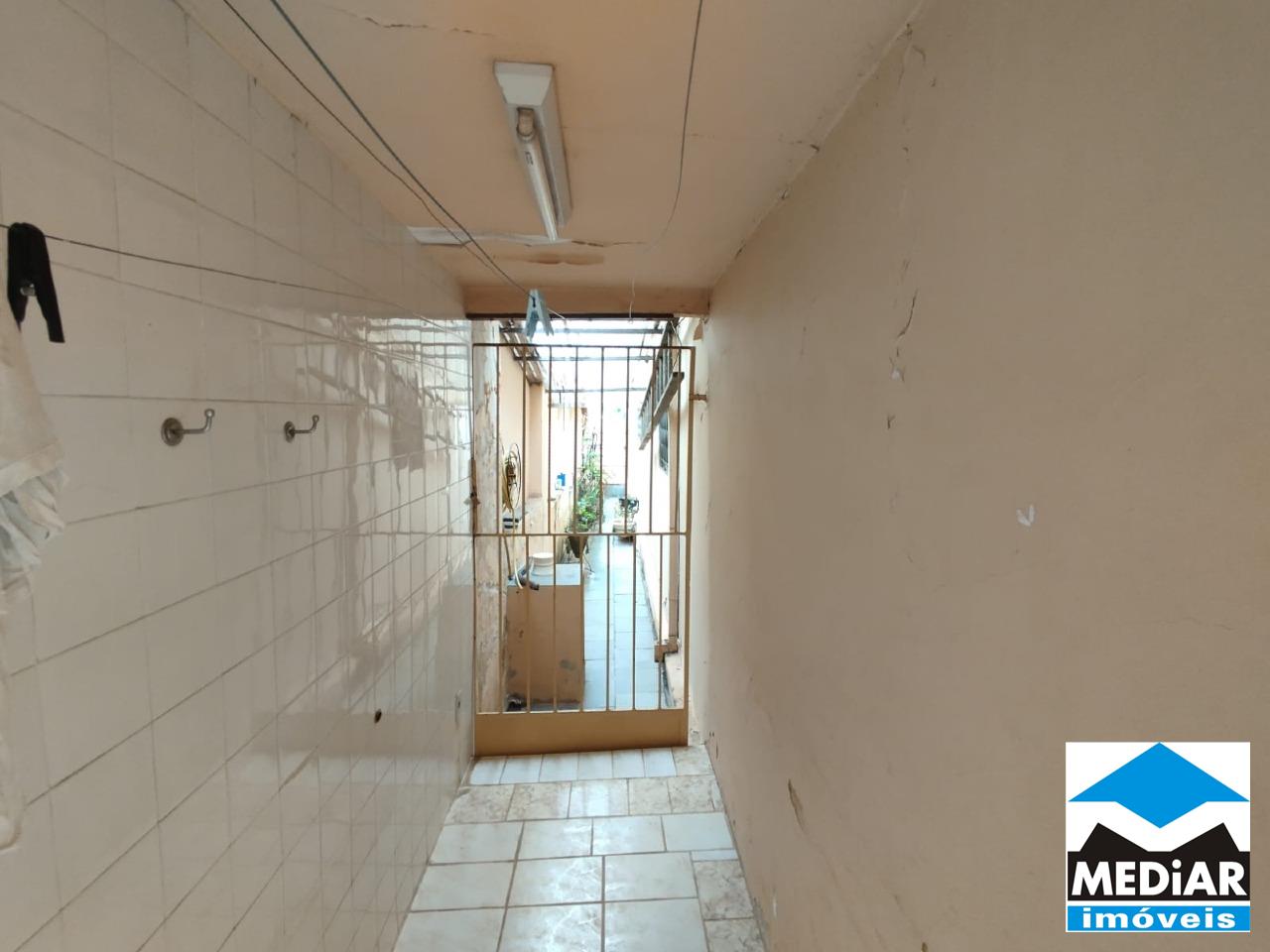 Casa à venda com 3 quartos, 200m² - Foto 25