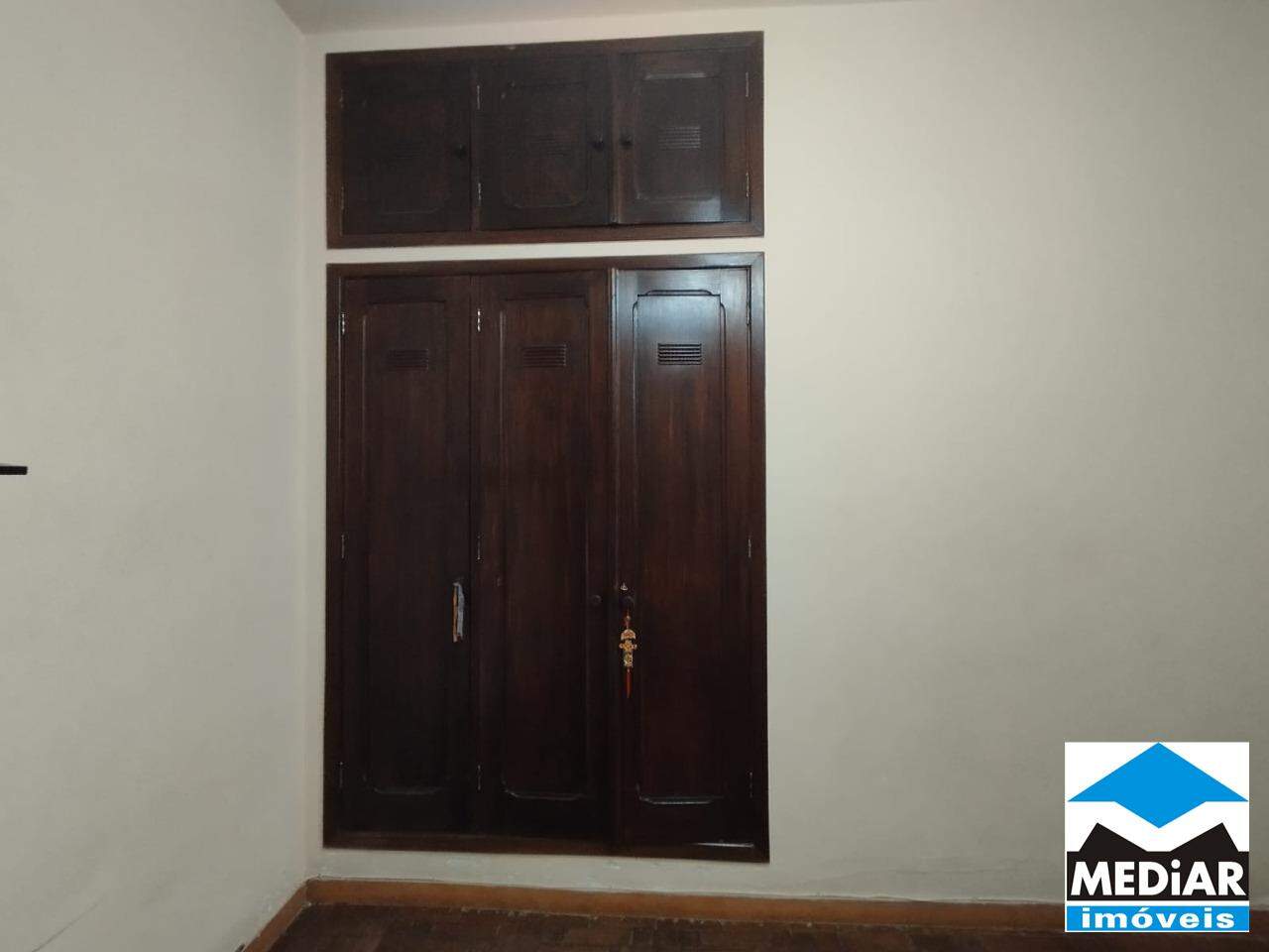 Casa à venda com 3 quartos, 200m² - Foto 7