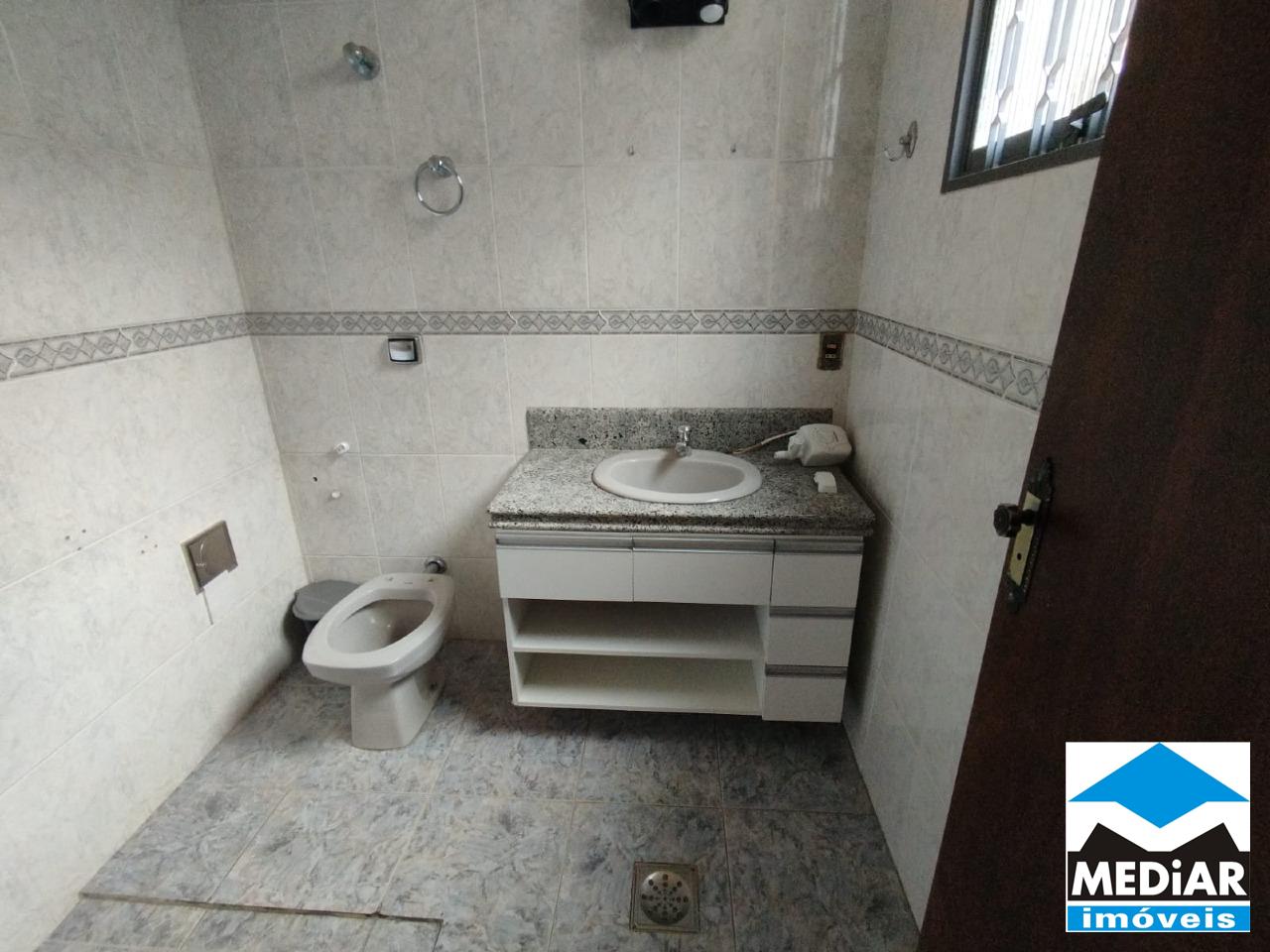 Casa à venda com 3 quartos, 200m² - Foto 11