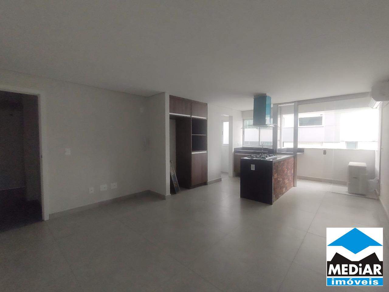 Apartamento à venda com 2 quartos, 73m² - Foto 1