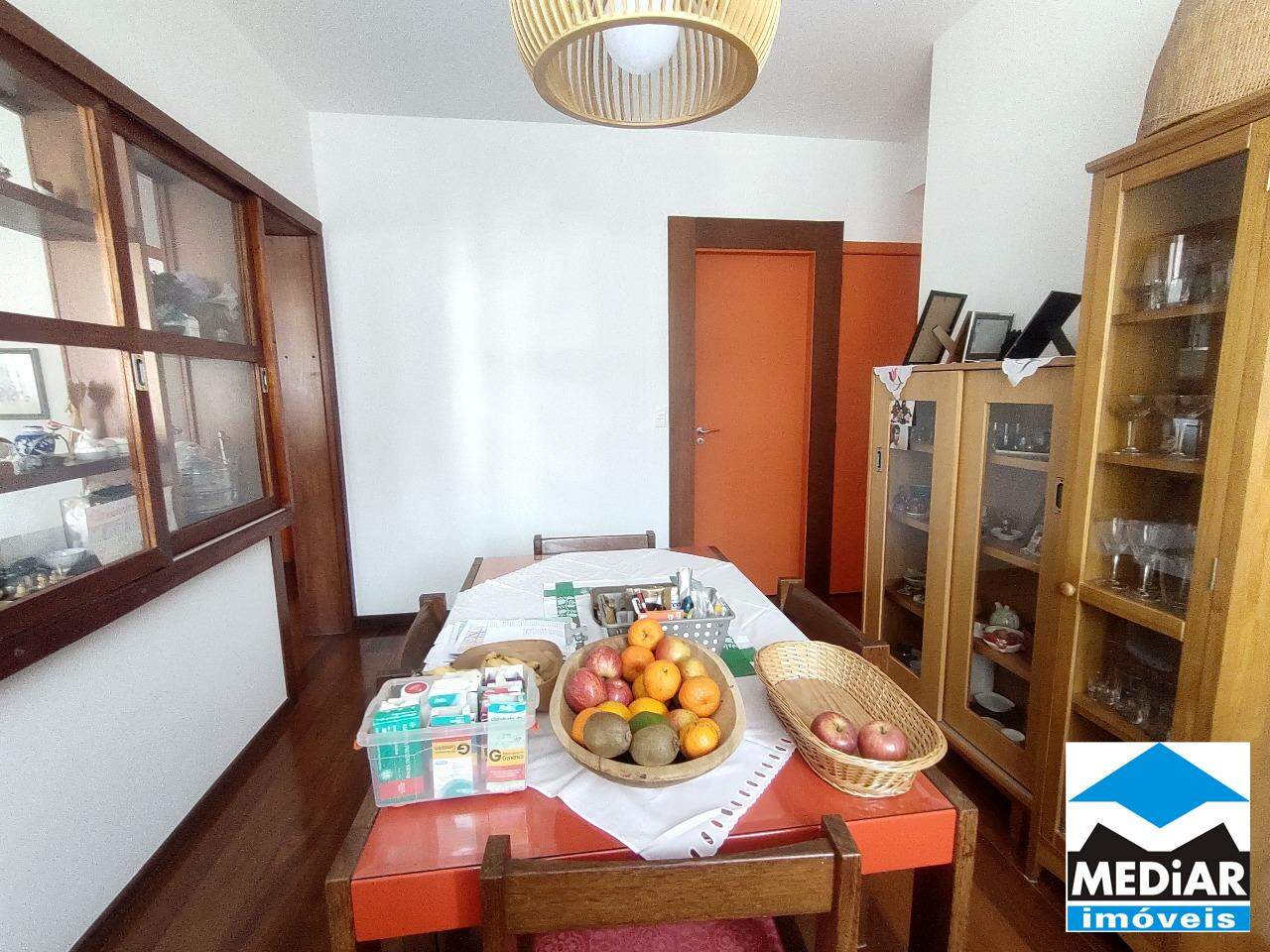 Apartamento à venda com 4 quartos, 140m² - Foto 4