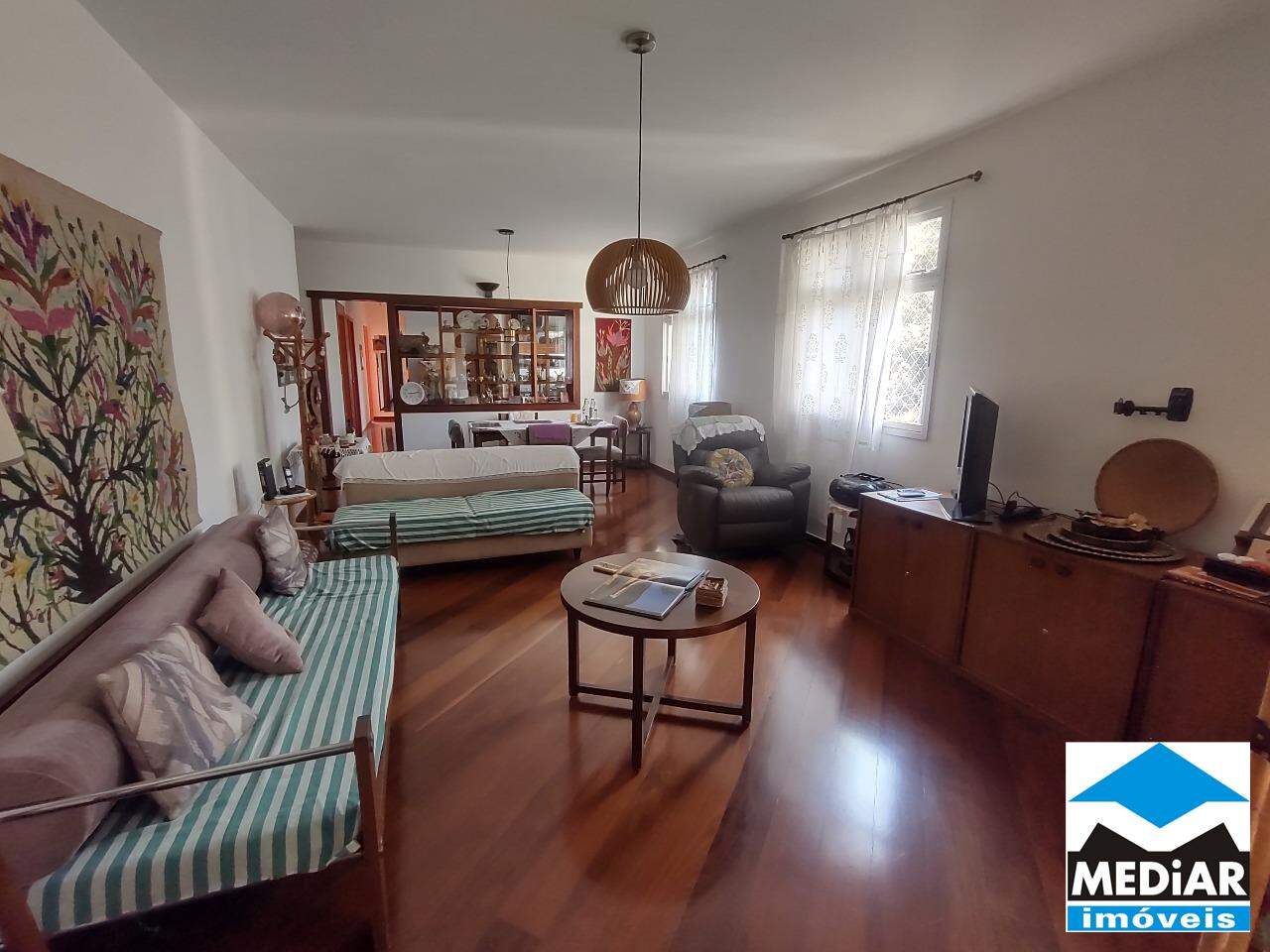 Apartamento à venda com 4 quartos, 140m² - Foto 1