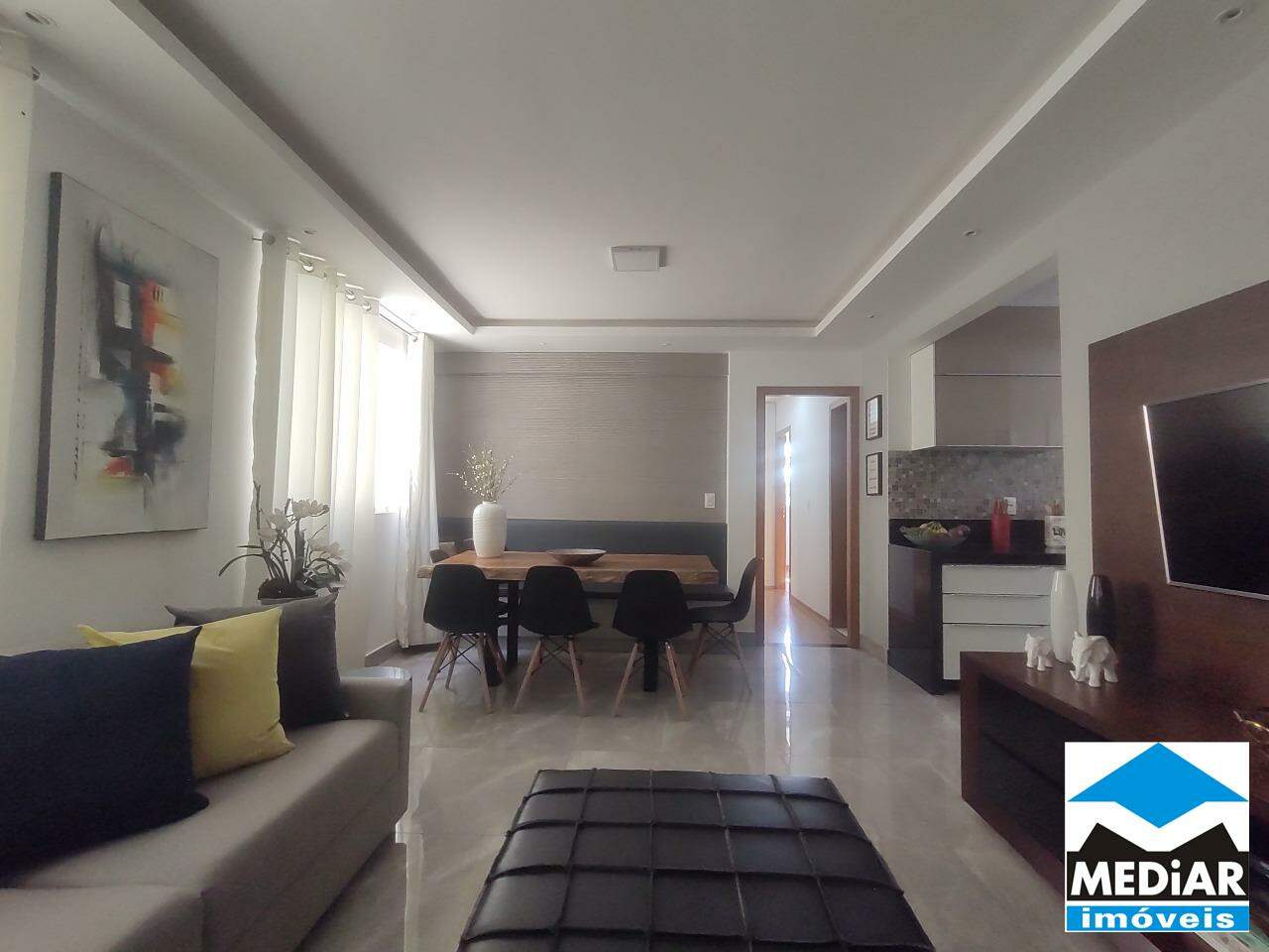 Apartamento à venda com 3 quartos, 82m² - Foto 1