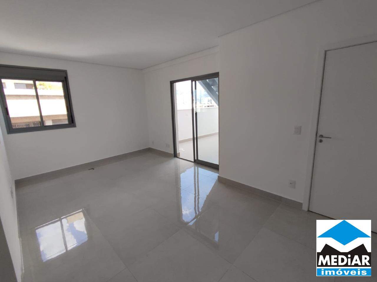 Cobertura à venda com 3 quartos, 125m² - Foto 3