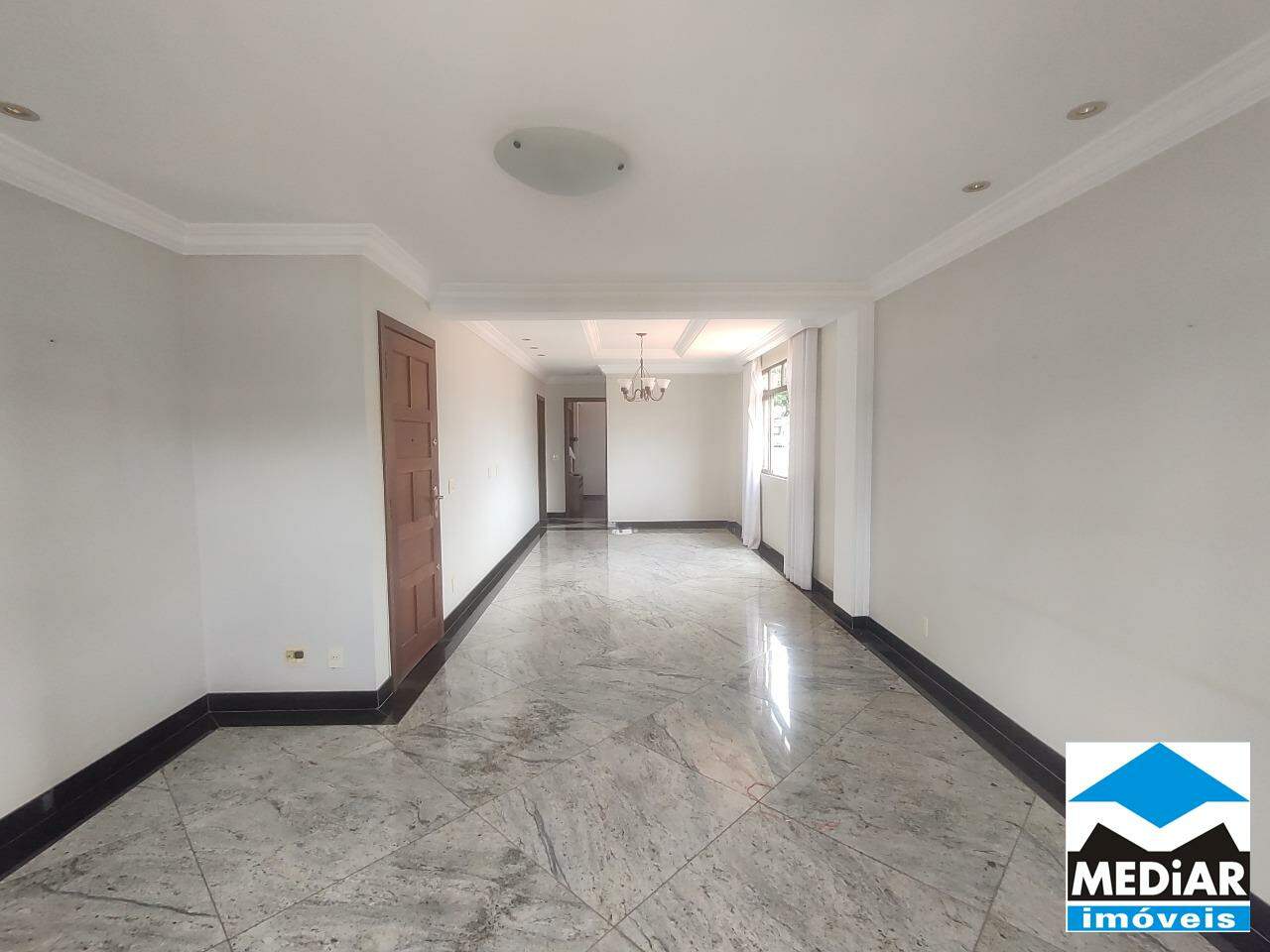 Apartamento à venda com 4 quartos, 159m² - Foto 1