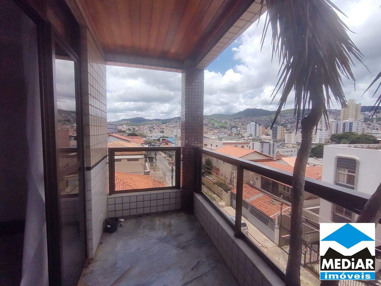 Apartamento à venda com 4 quartos, 159m² - Foto 4