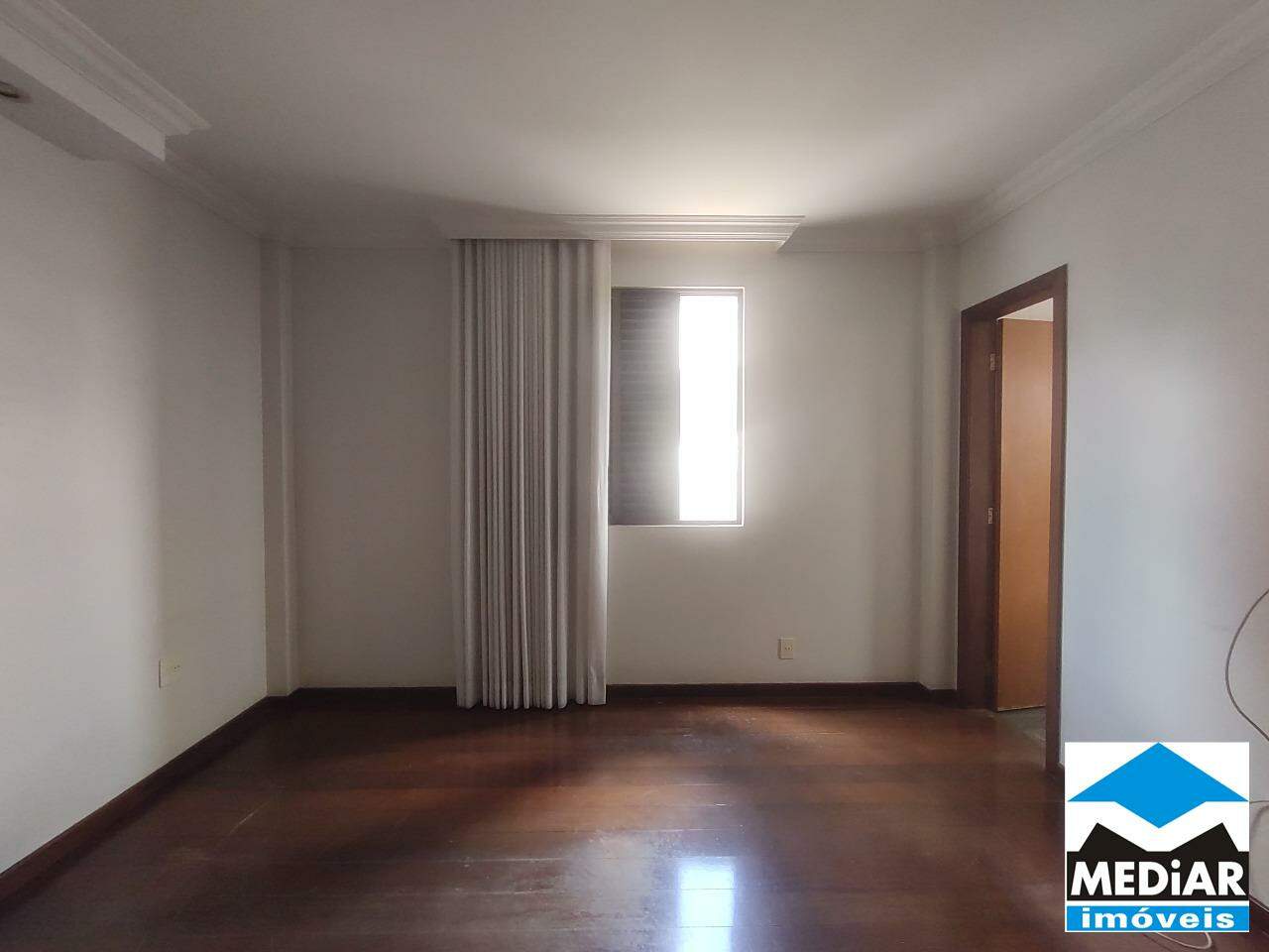 Apartamento à venda com 4 quartos, 159m² - Foto 13