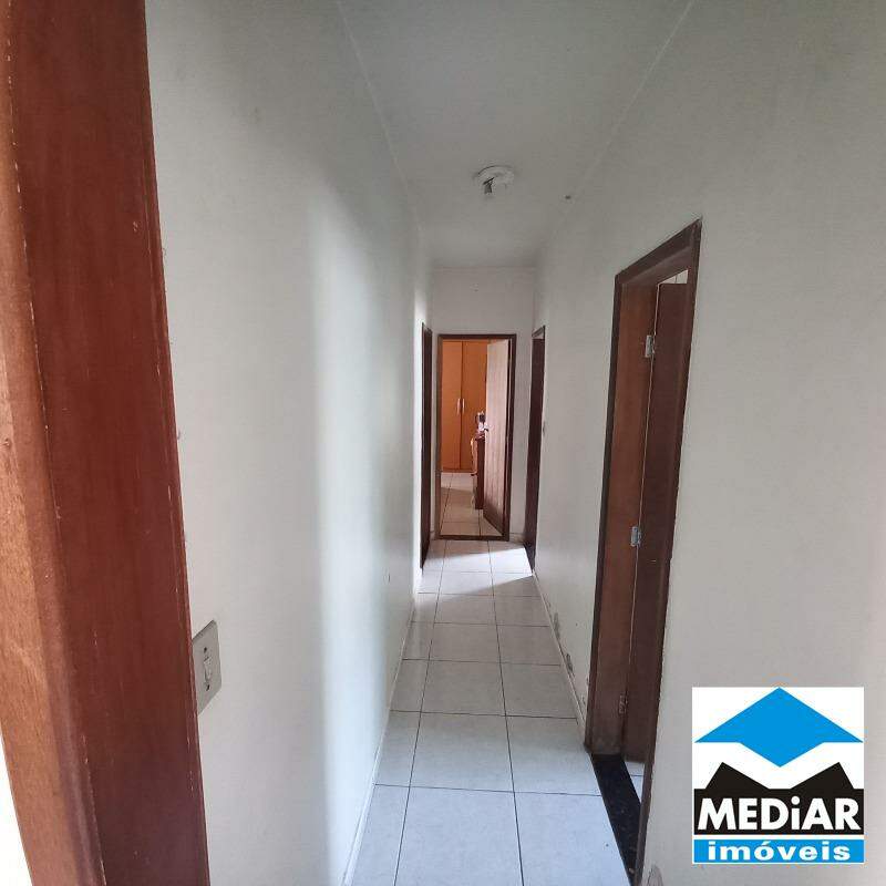 Casa à venda com 4 quartos, 253m² - Foto 23