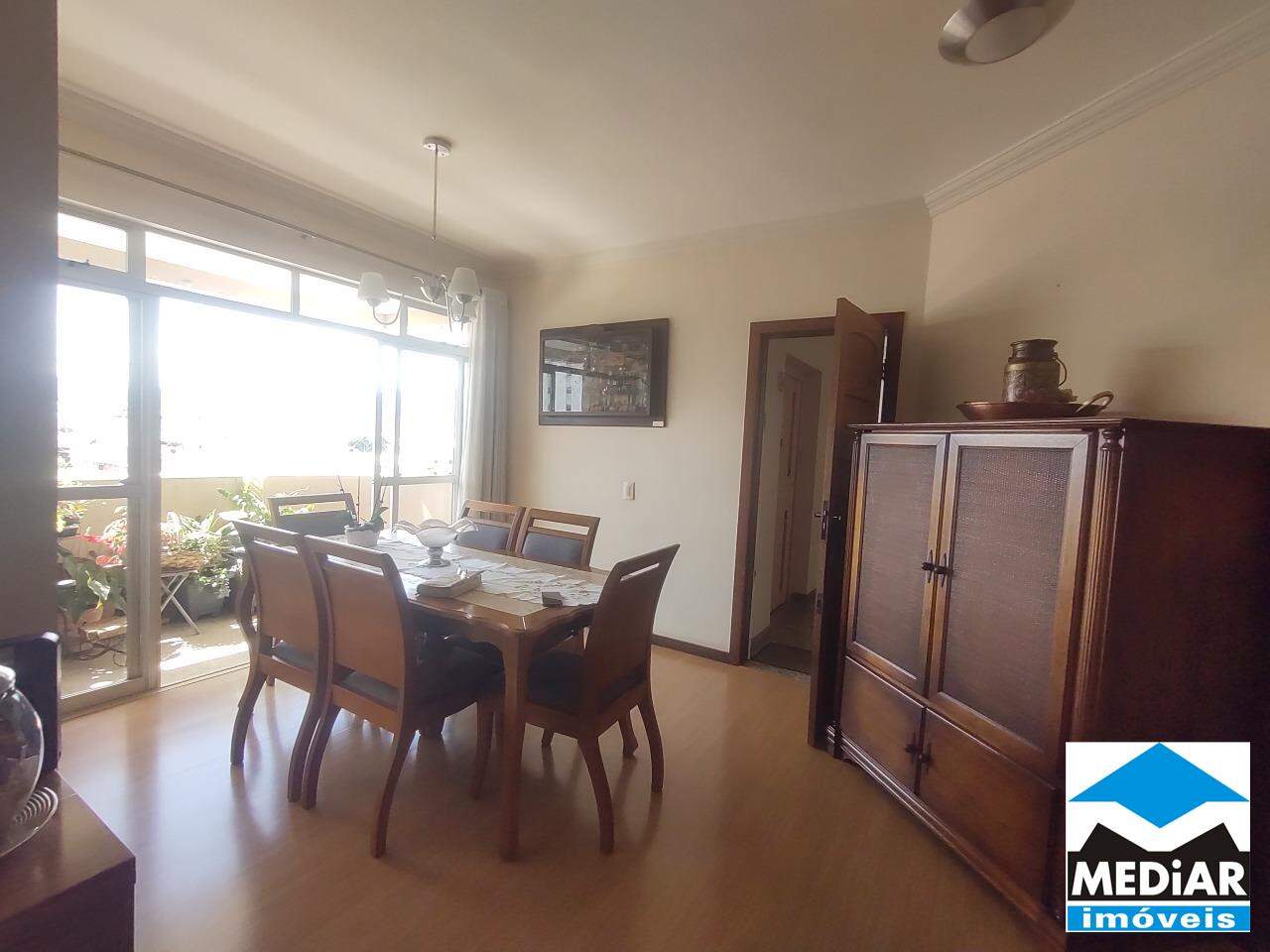 Apartamento à venda com 3 quartos, 90m² - Foto 1