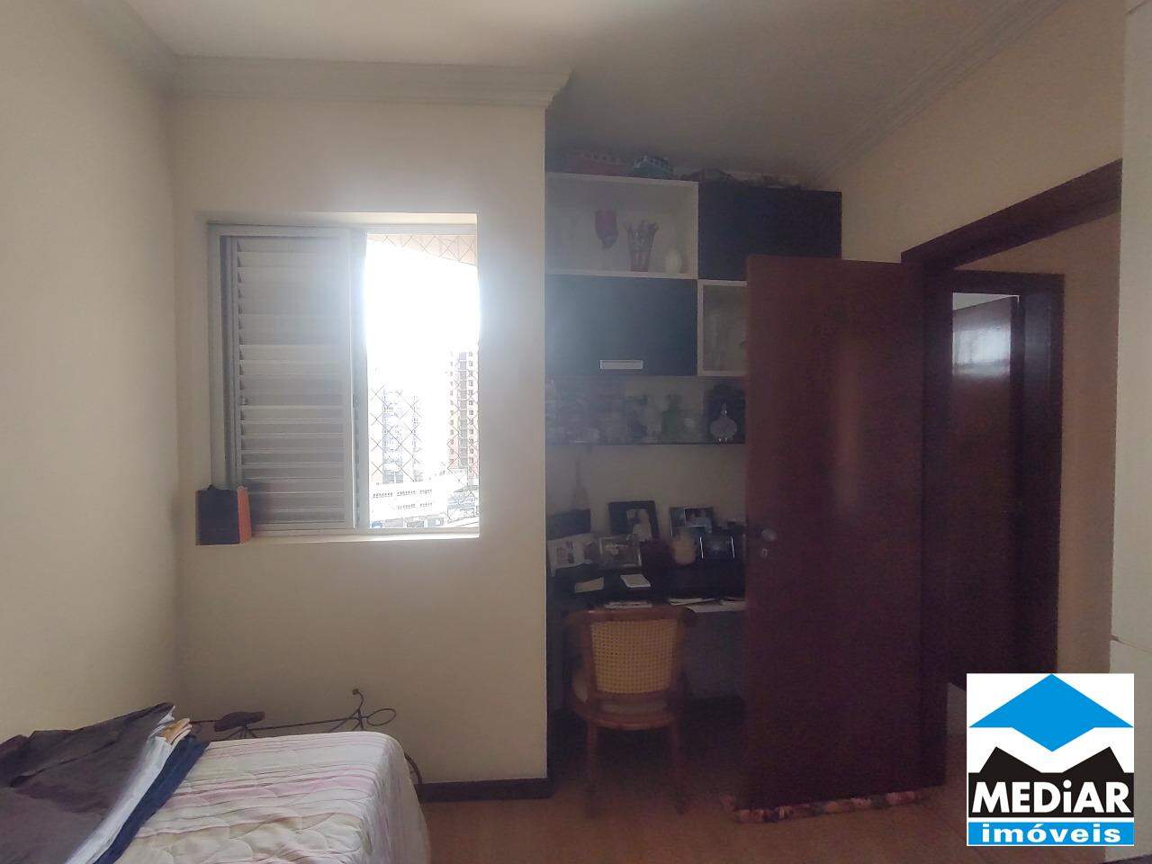 Apartamento à venda com 3 quartos, 90m² - Foto 15