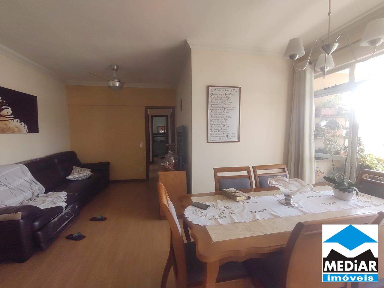 Apartamento à venda com 3 quartos, 90m² - Foto 2