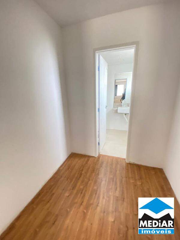 Apartamento à venda com 4 quartos, 140m² - Foto 10