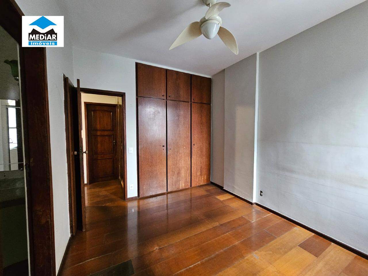 Apartamento à venda com 3 quartos, 110m² - Foto 5