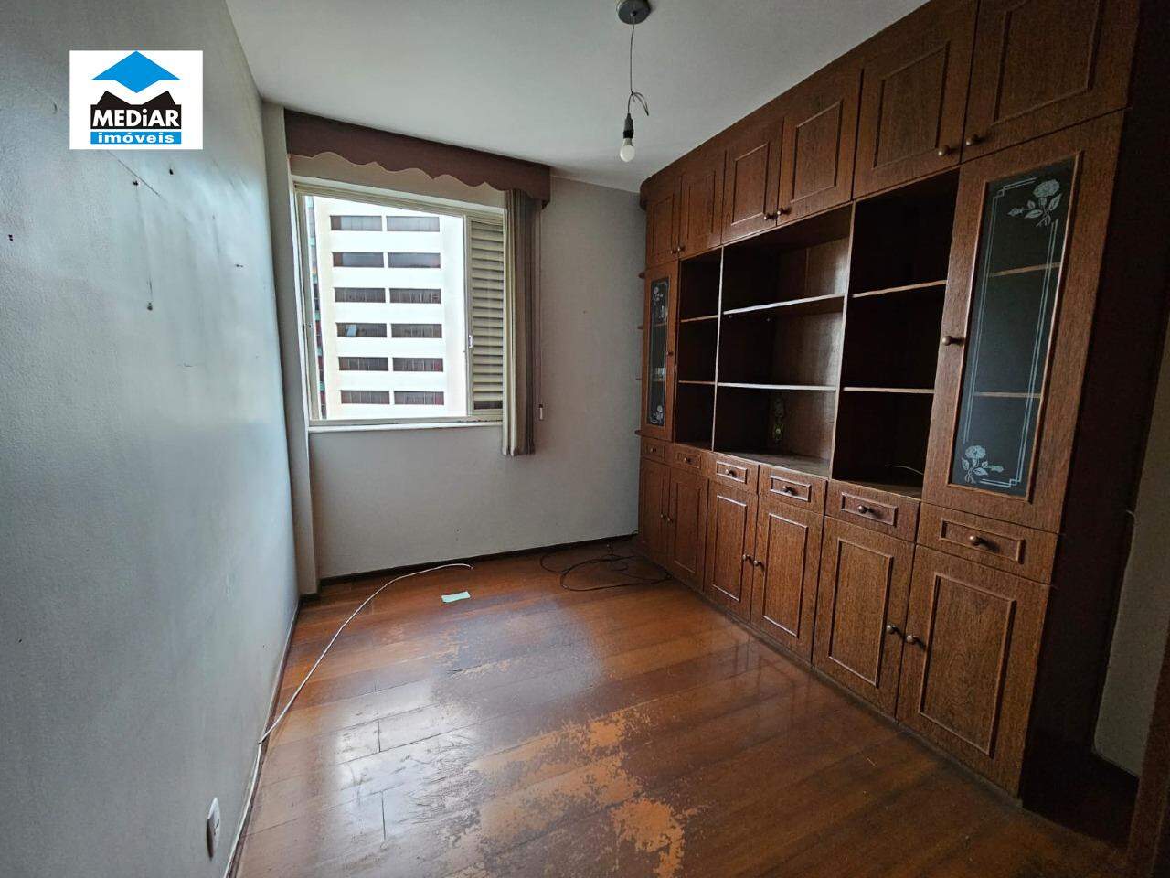 Apartamento à venda com 3 quartos, 110m² - Foto 4