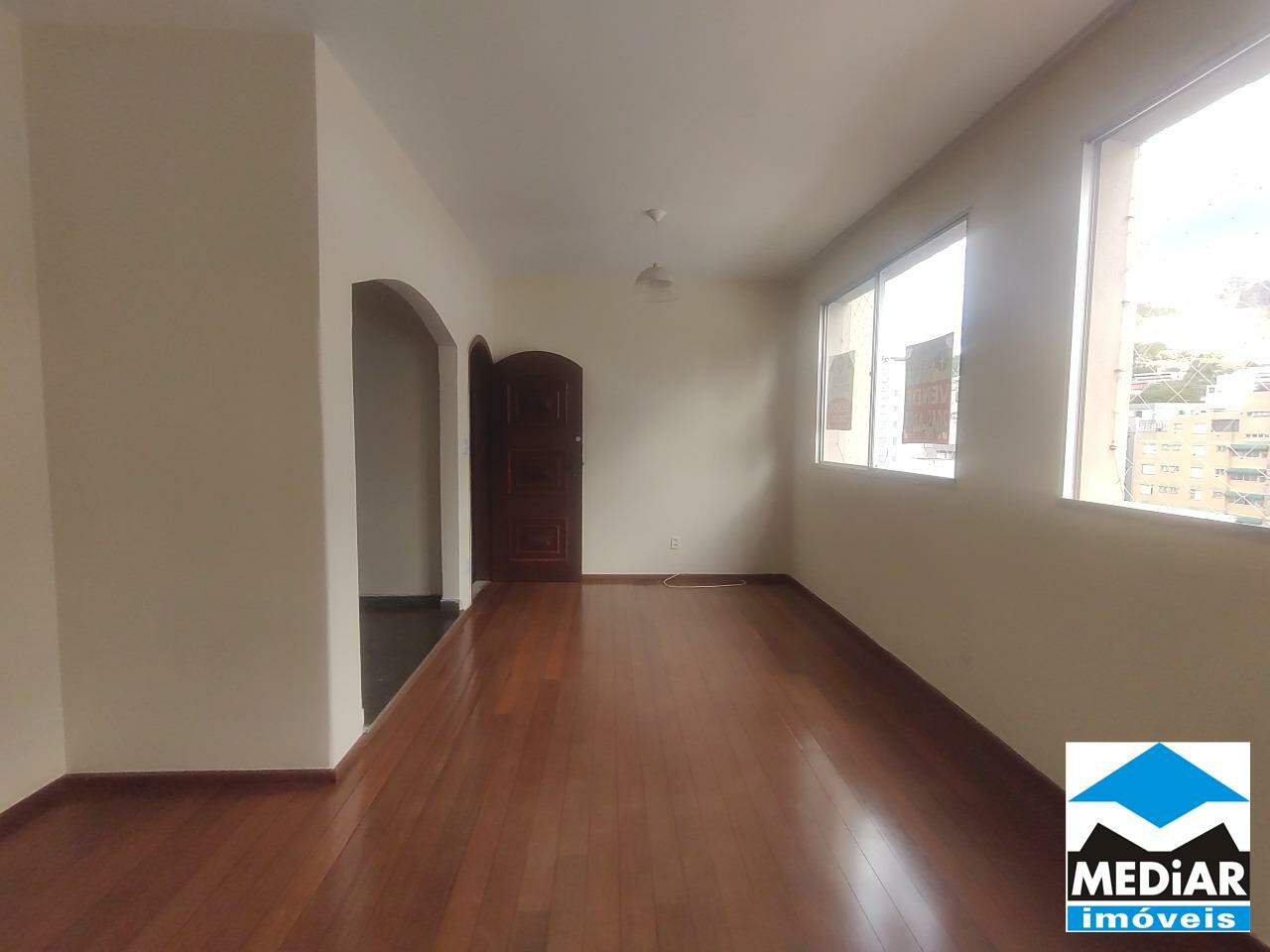 Apartamento à venda com 4 quartos, 110m² - Foto 2