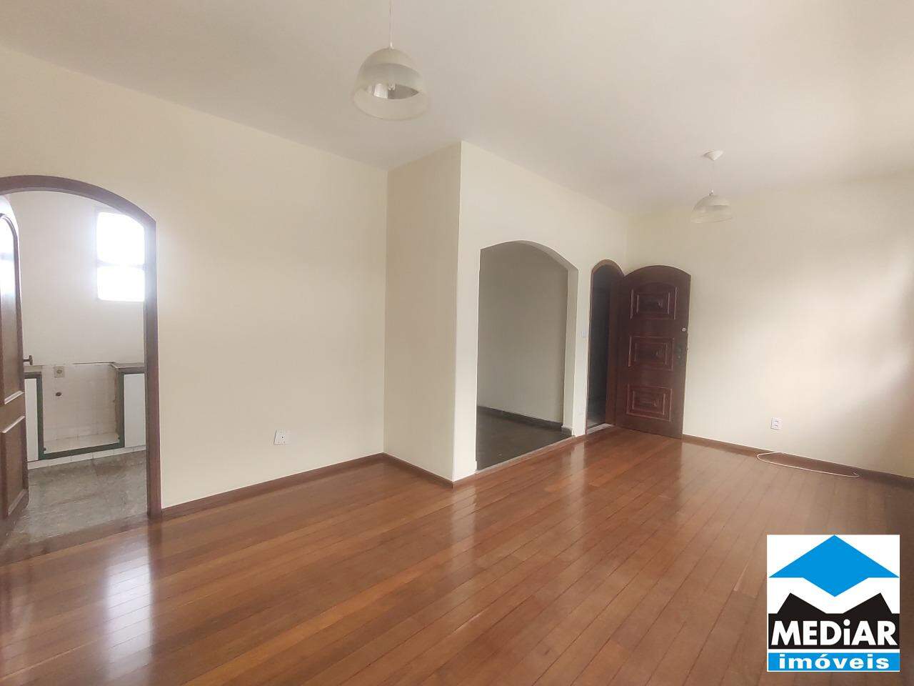 Apartamento à venda com 4 quartos, 110m² - Foto 1