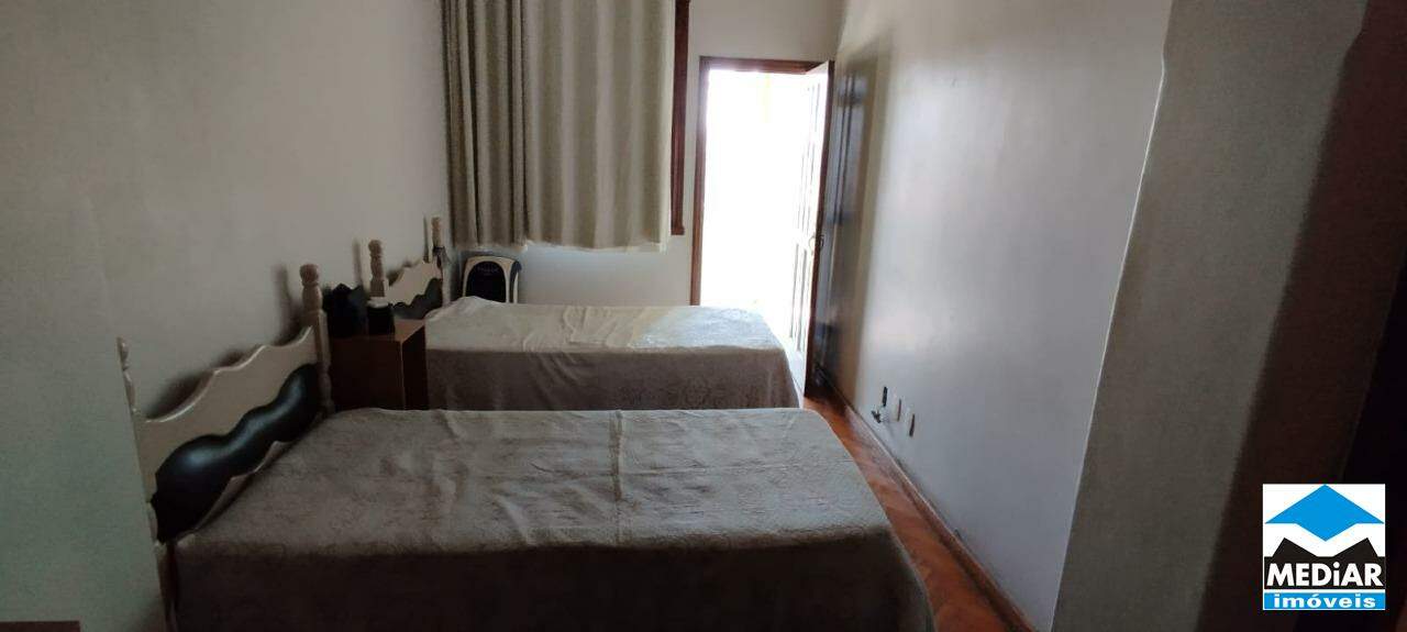 Apartamento à venda com 3 quartos, 159m² - Foto 11