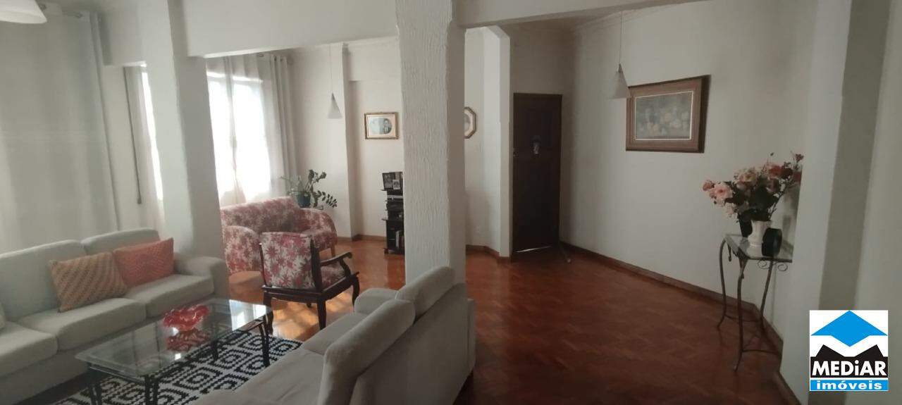 Apartamento à venda com 3 quartos, 159m² - Foto 2