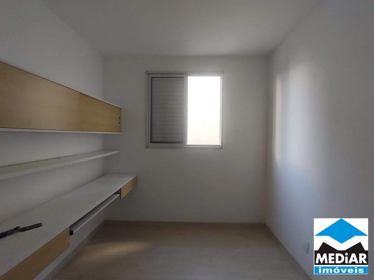 Apartamento à venda com 3 quartos, 85m² - Foto 4