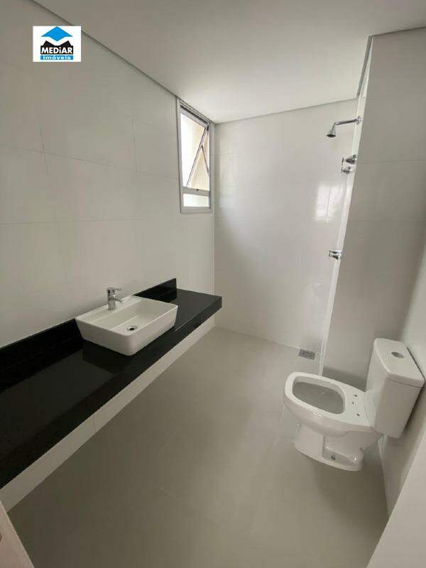 Apartamento à venda com 4 quartos, 134m² - Foto 9