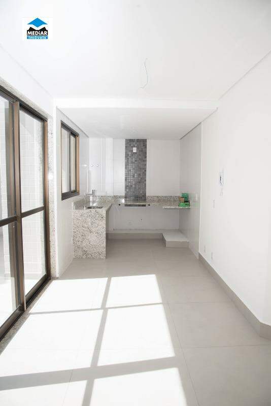 Apartamento à venda com 2 quartos, 113m² - Foto 1