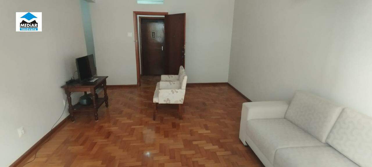 Apartamento à venda com 3 quartos, 150m² - Foto 2