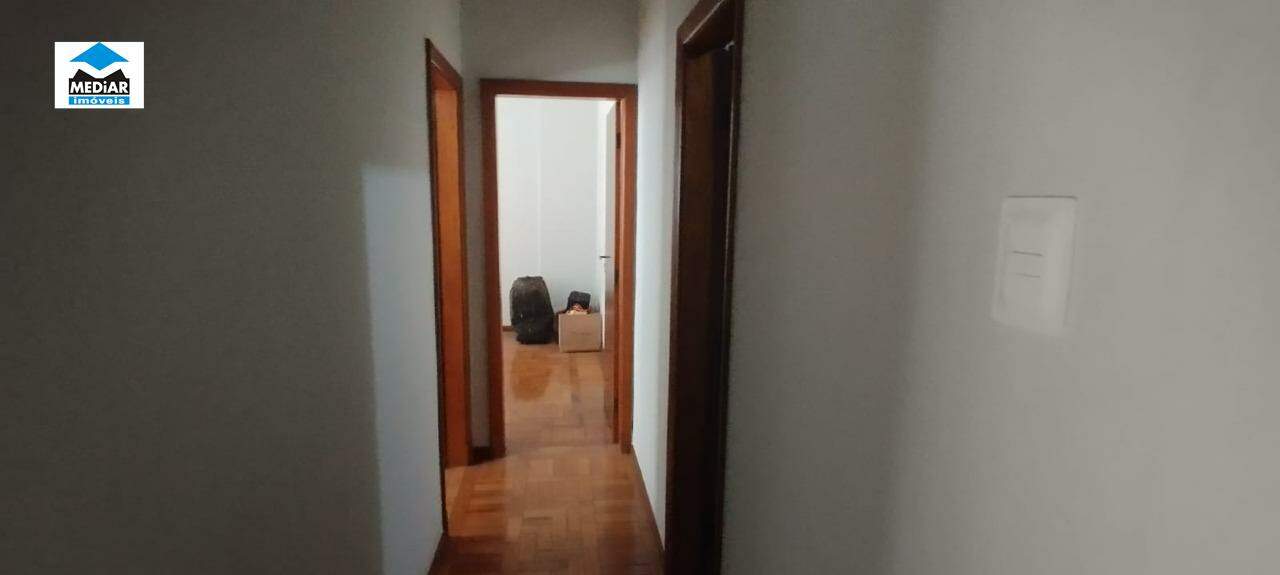 Apartamento à venda com 3 quartos, 150m² - Foto 4